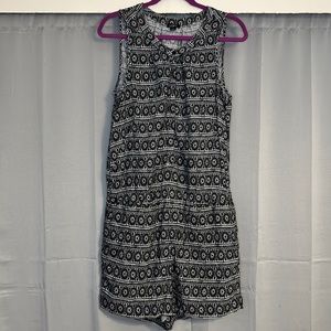 Sleeveless black and white romper